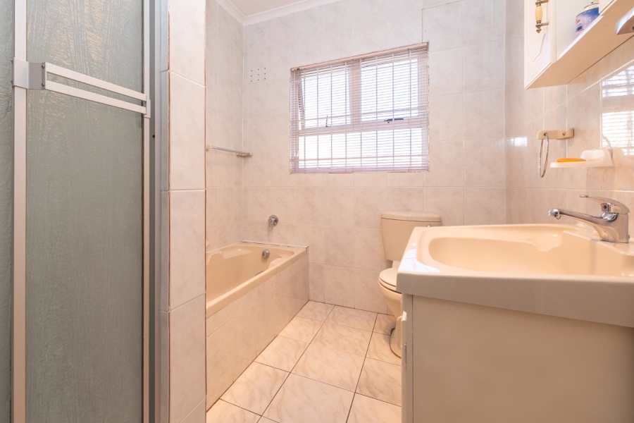 3 Bedroom Property for Sale in Panorama Western Cape